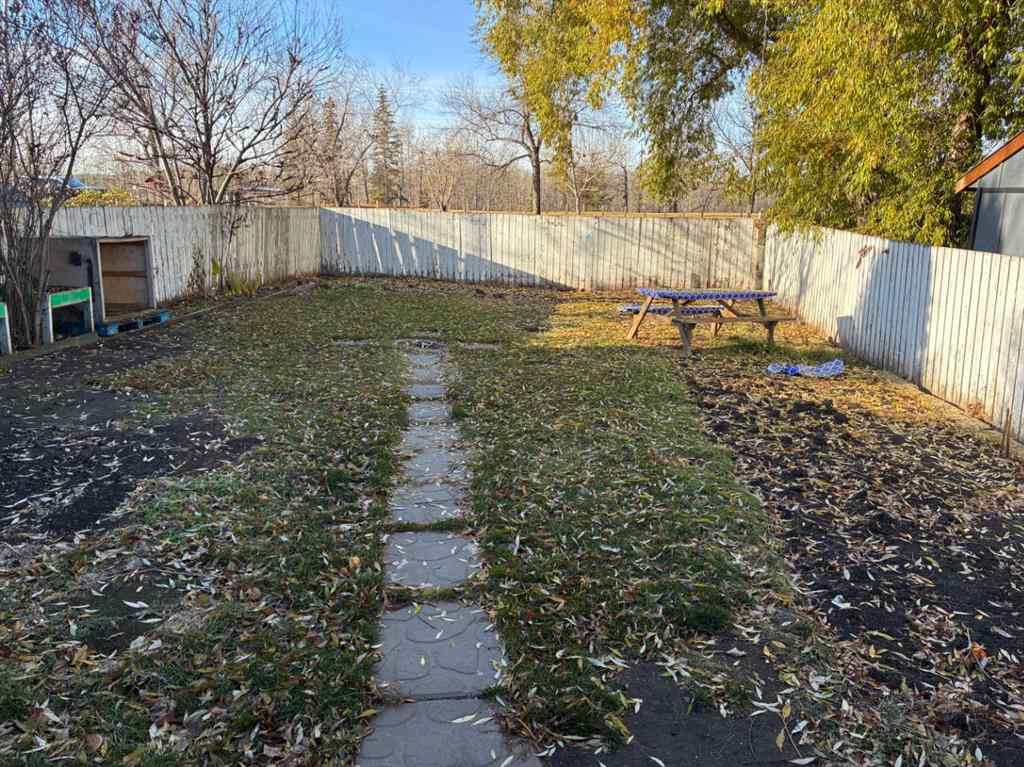 MLS® A2267678 - 7208 99A Street  in Hillside Grande Prairie, Residential