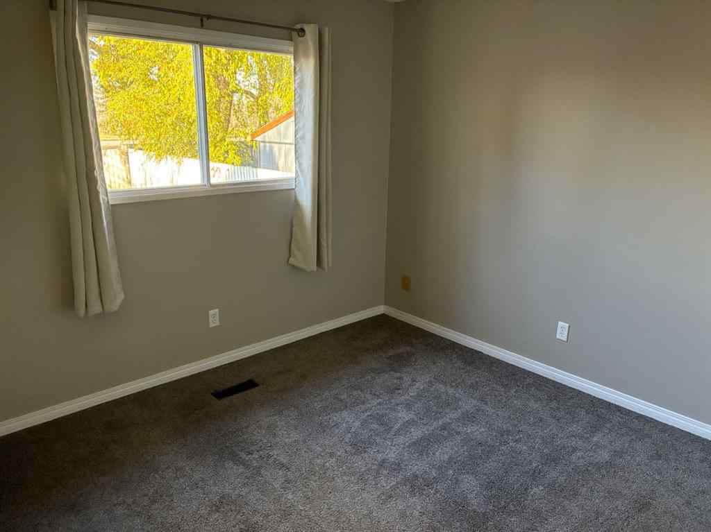 MLS® A2267678 - 7208 99A Street  in Hillside Grande Prairie, Residential