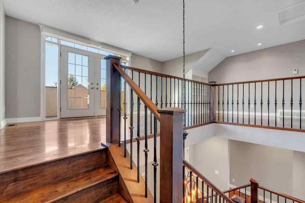 MLS® A2267680 - 5512 Baroc Road NW in Dalhousie Calgary, Residential