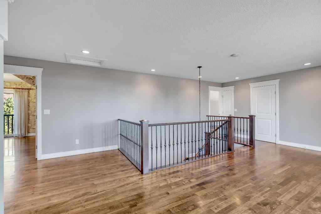 MLS® A2267680 - 5512 Baroc Road NW in Dalhousie Calgary, Residential