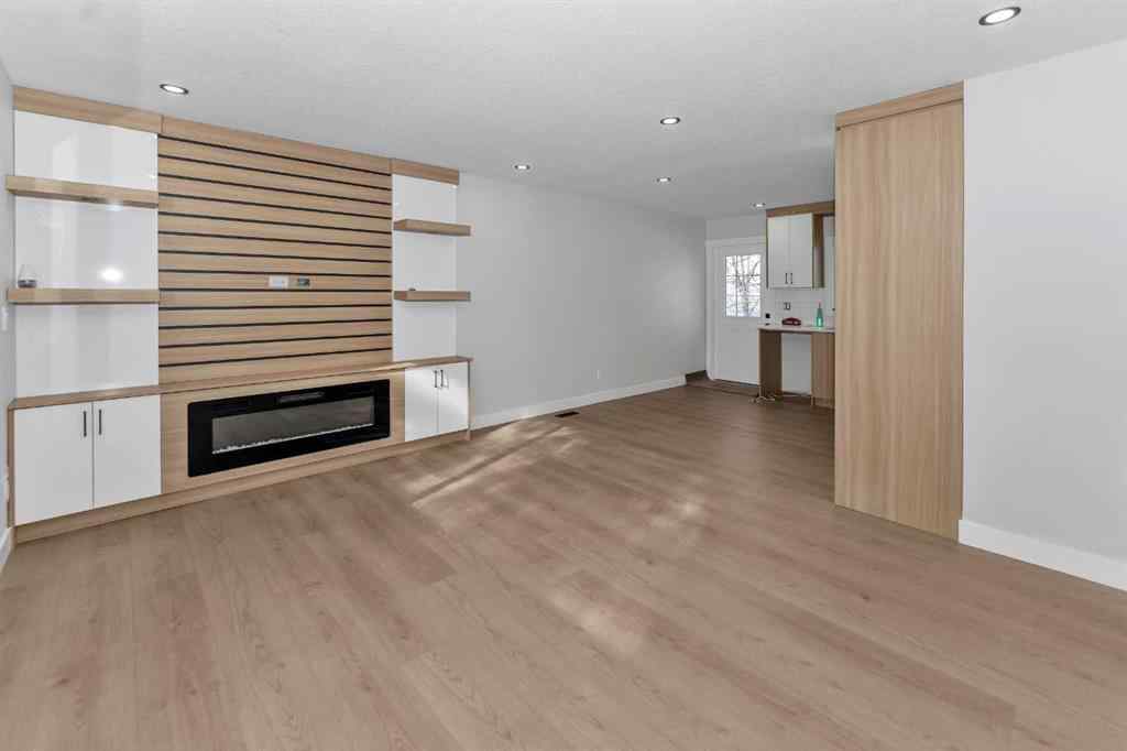 MLS® A2267681 - 915 Pinecliff Drive NE in Pineridge Calgary, Residential