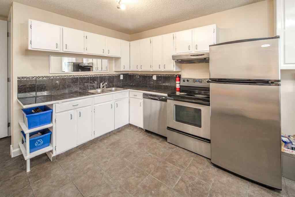 MLS® A2267684 - 112 Shawmeadows Crescent SW in Shawnessy Calgary, Residential