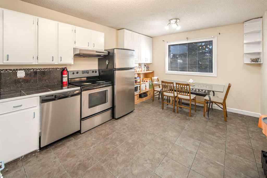 MLS® A2267684 - 112 Shawmeadows Crescent SW in Shawnessy Calgary, Residential