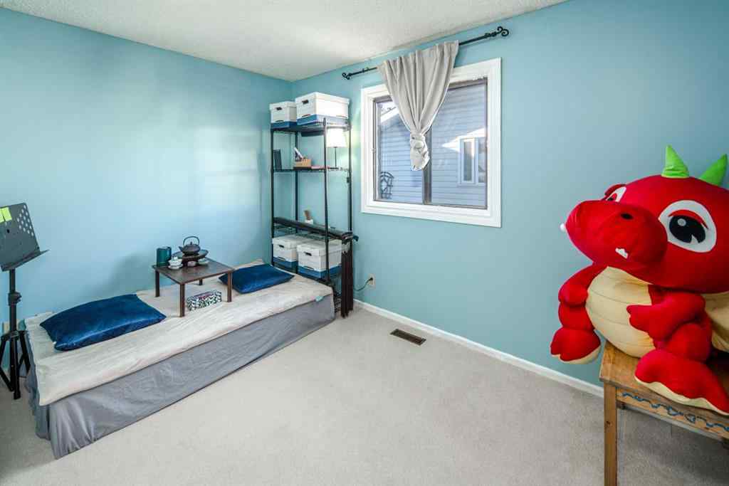 MLS® A2267684 - 112 Shawmeadows Crescent SW in Shawnessy Calgary, Residential