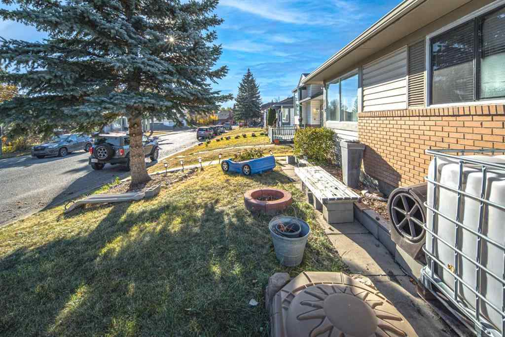 MLS® A2267684 - 112 Shawmeadows Crescent SW in Shawnessy Calgary, Residential