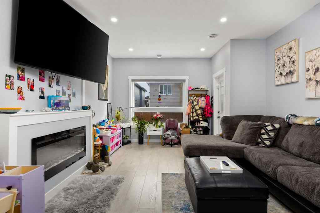 MLS® A2267686 - 106 Baysprings Gardens SW in Baysprings Airdrie, Residential