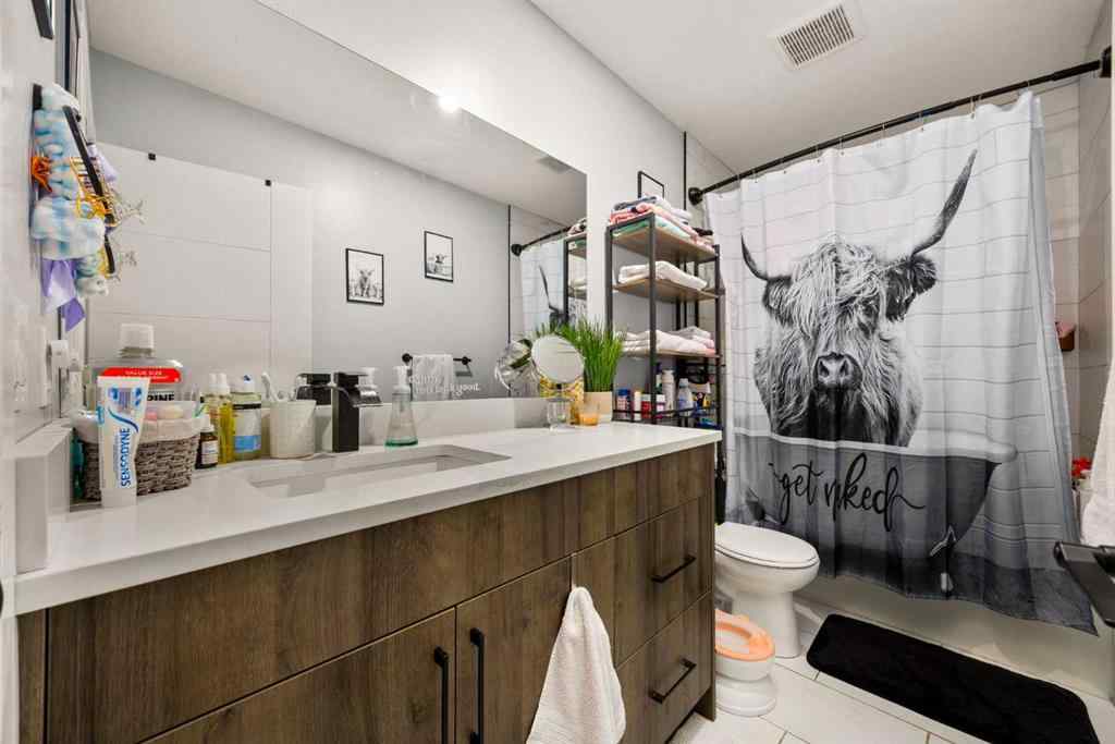 MLS® A2267686 - 106 Baysprings Gardens SW in Baysprings Airdrie, Residential