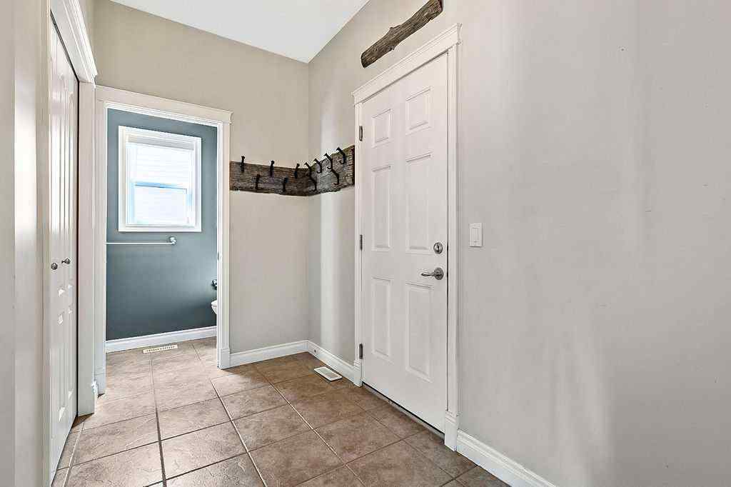 MLS® A2267688 - 521 Westmount Close  in Westmount_OK Okotoks, Residential