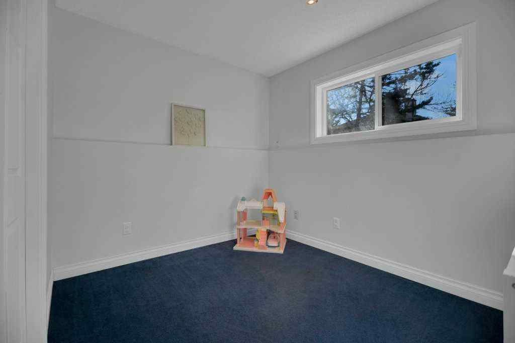 MLS® A2267691 - 164 Mckerrell Crescent SE in McKenzie Lake Calgary, Residential