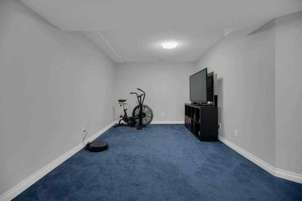 MLS® A2267691 - 164 Mckerrell Crescent SE in McKenzie Lake Calgary, Residential