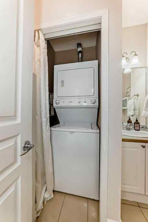 MLS® A2267697 - Unit #1113 1113 Lake Fraser Court SE in Lake Bonavista Calgary, Residential