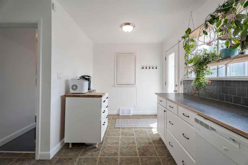 MLS® A2267704 - 841 E Nanton Street  in NONE Carstairs, Residential