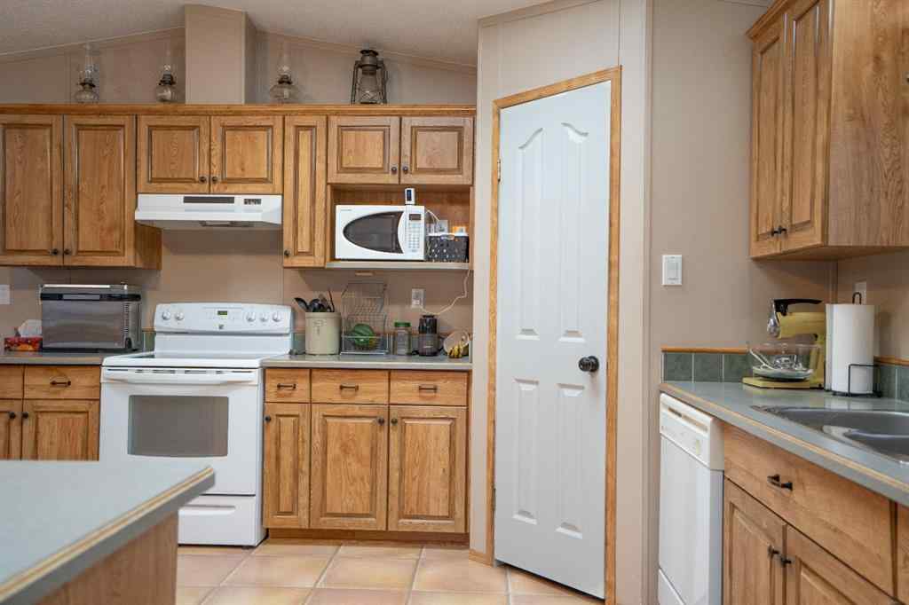 MLS® A2267711 - 707 Lawson Crescent   in NONE Donalda, Residential