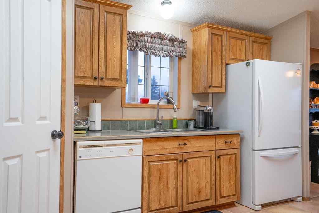 MLS® A2267711 - 707 Lawson Crescent   in NONE Donalda, Residential