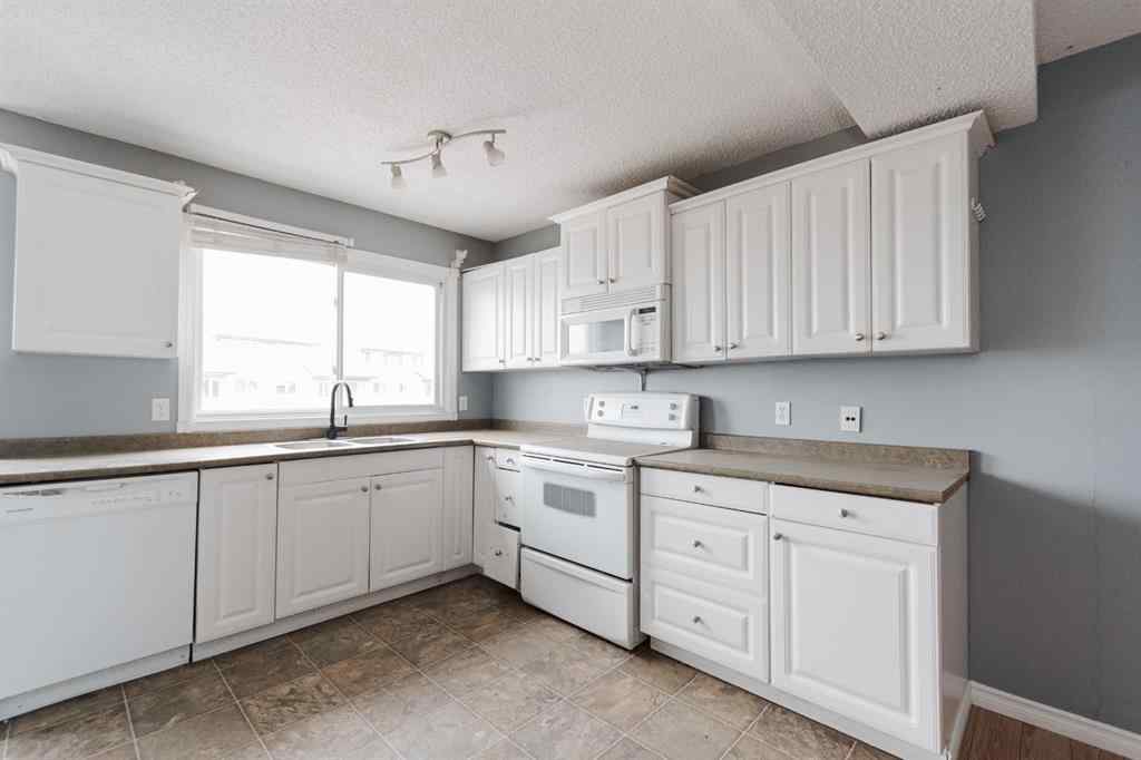 MLS® A2267715 - 106 Wylie Place  in Thickwood Fort McMurray, Residential
