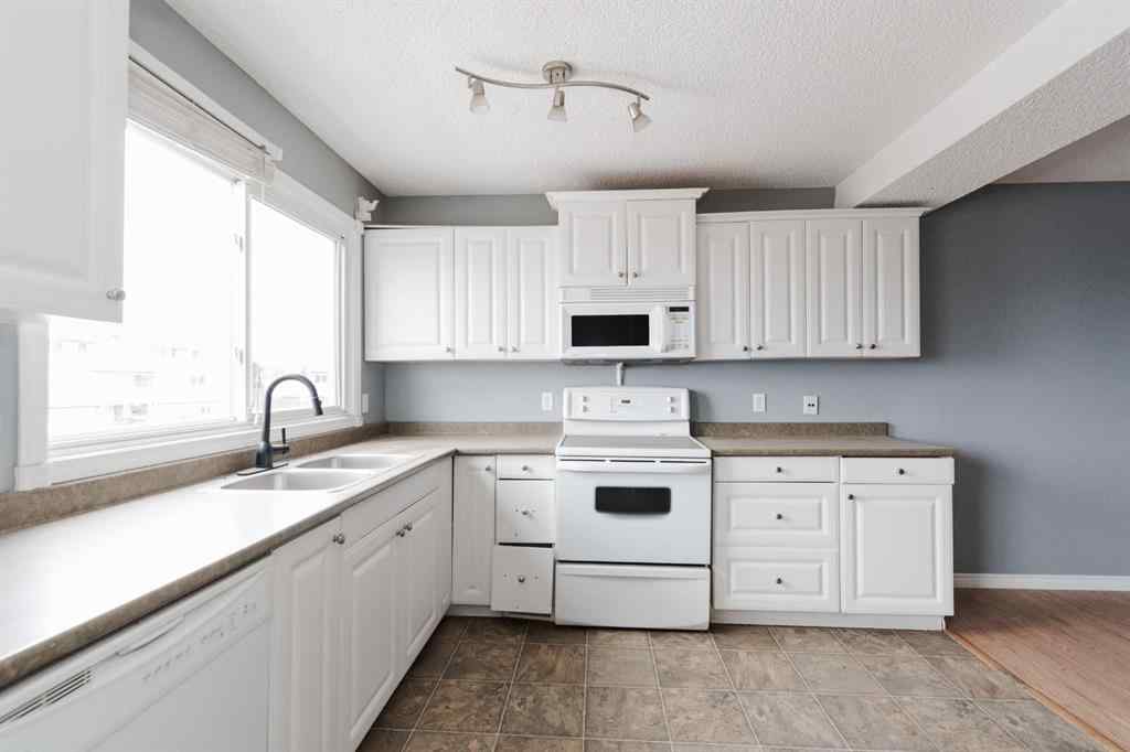 MLS® A2267715 - 106 Wylie Place  in Thickwood Fort McMurray, Residential
