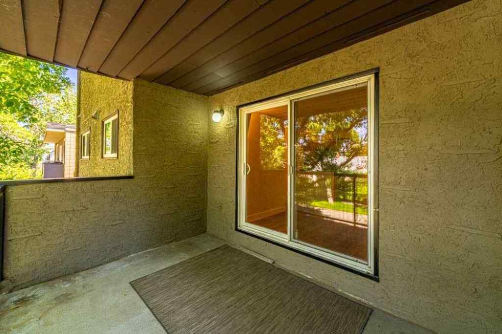 MLS® A2267722 - Unit #202 333 5 Avenue NE in Crescent Heights Calgary, Residential