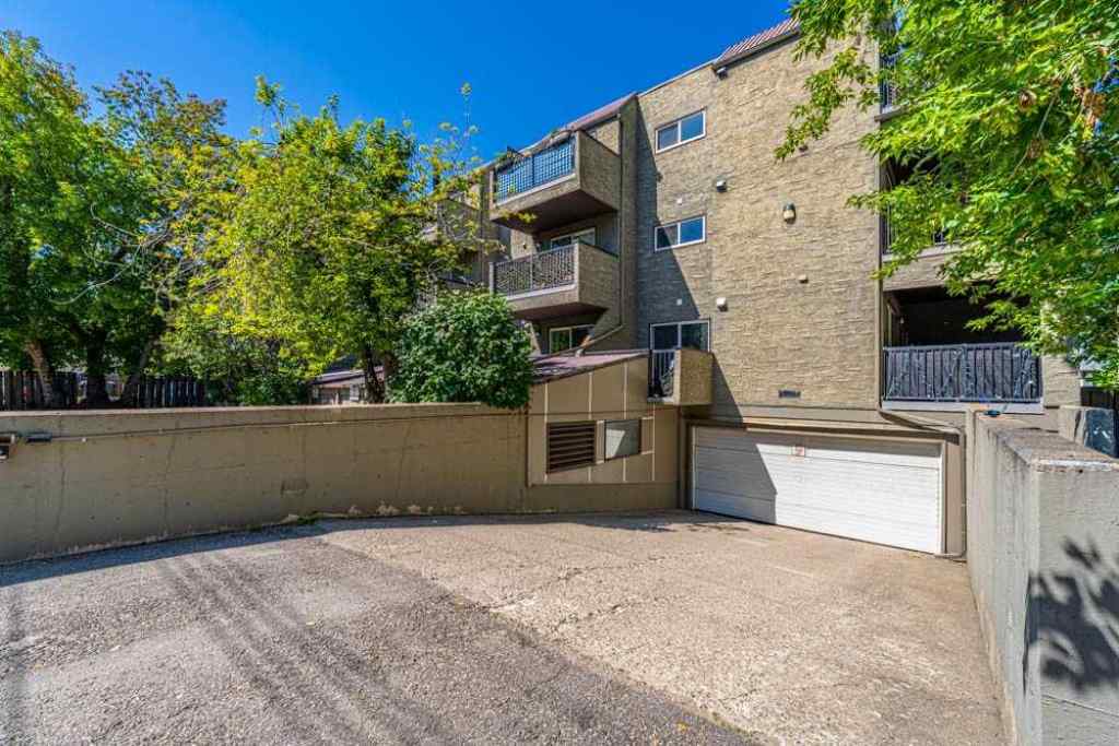MLS® A2267722 - Unit #202 333 5 Avenue NE in Crescent Heights Calgary, Residential