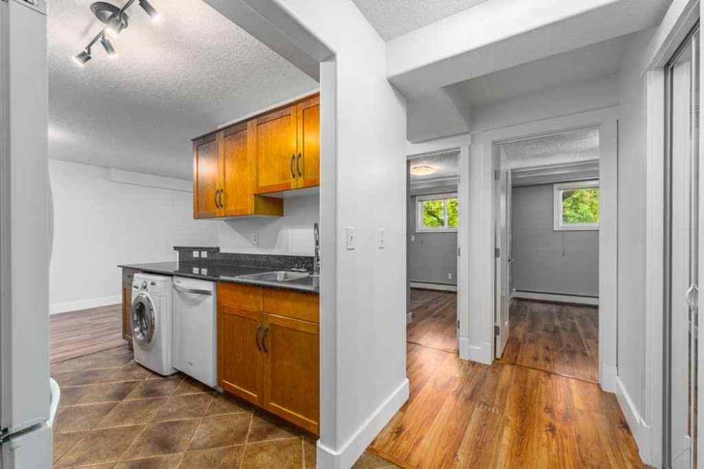 MLS® A2267722 - Unit #202 333 5 Avenue NE in Crescent Heights Calgary, Residential