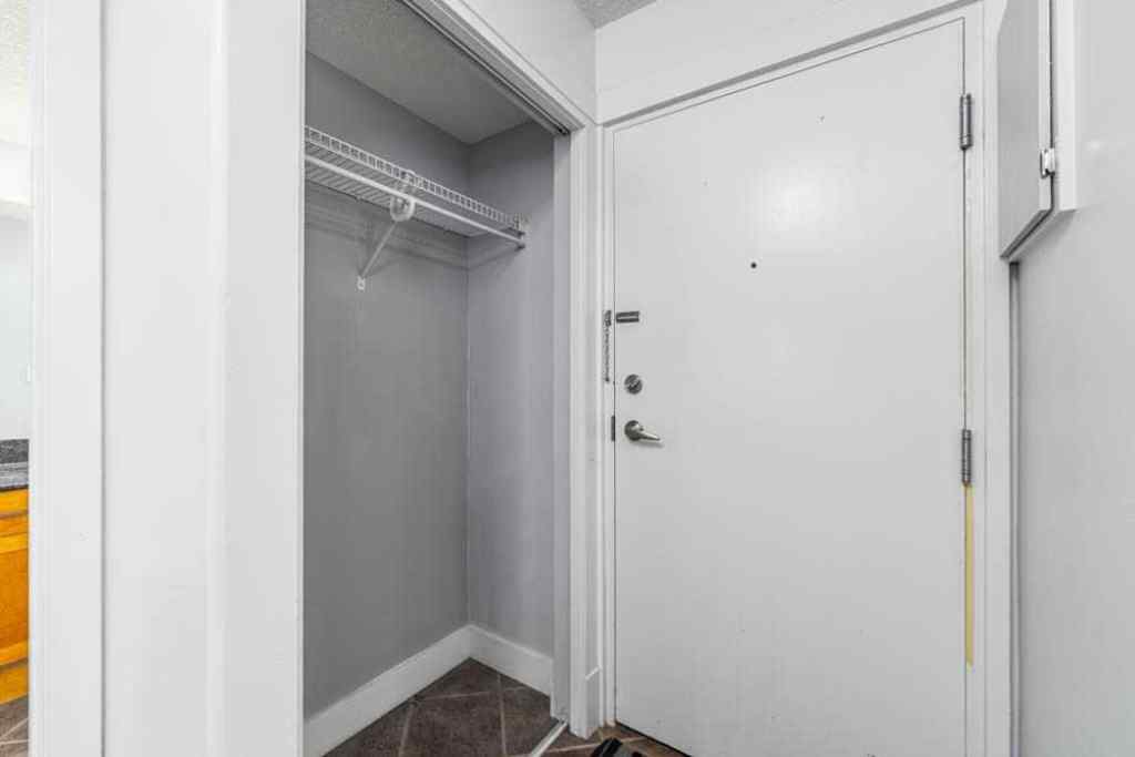 MLS® A2267722 - Unit #202 333 5 Avenue NE in Crescent Heights Calgary, Residential