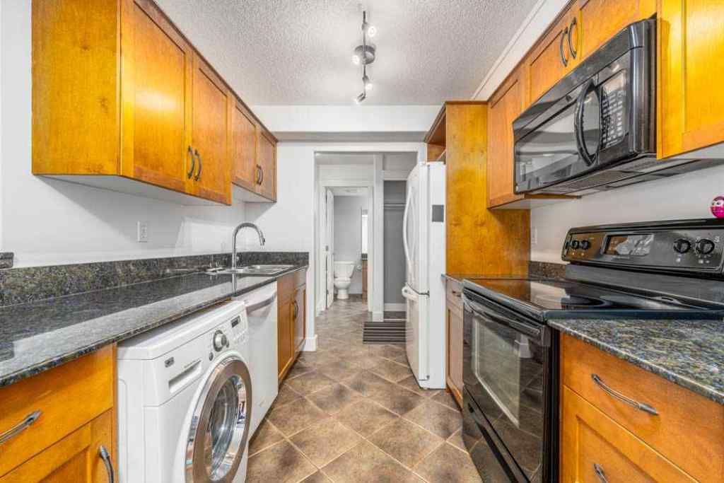 MLS® A2267722 - Unit #202 333 5 Avenue NE in Crescent Heights Calgary, Residential