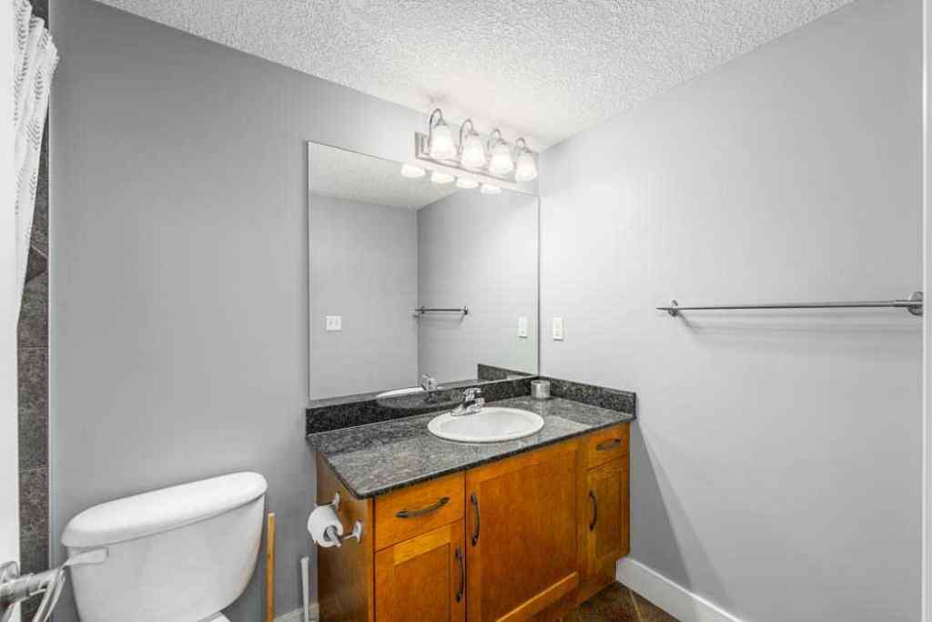 MLS® A2267722 - Unit #202 333 5 Avenue NE in Crescent Heights Calgary, Residential