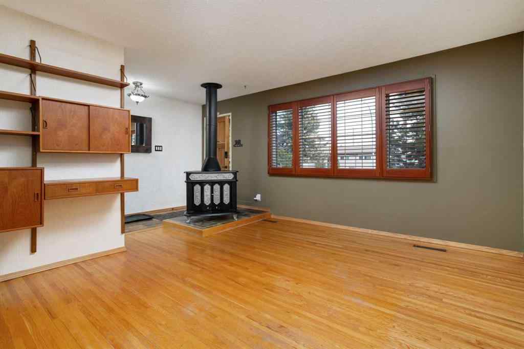 MLS&reg; # A2267735 - 9124 167 Street NW in West Meadowlark Park Edmonton, Residential Open Houses