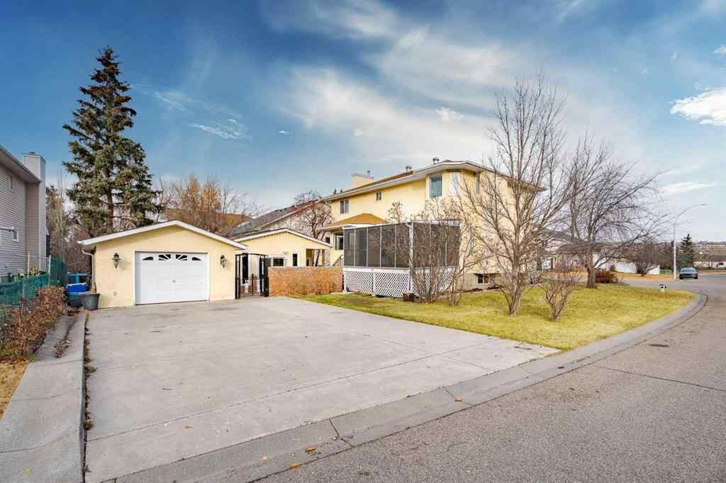 MLS® A2267736 - 301 Riverview Green  in Riverview Cochrane, Residential