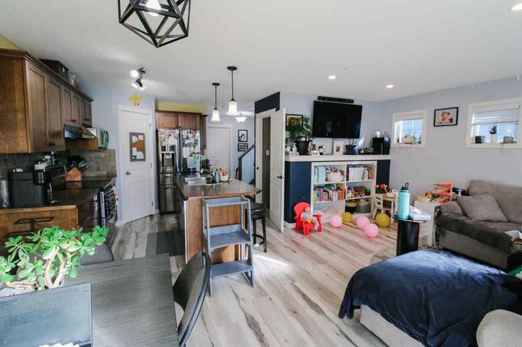 MLS® A2267741 - 701 Silkstone Close W in Copperwood Lethbridge, Residential