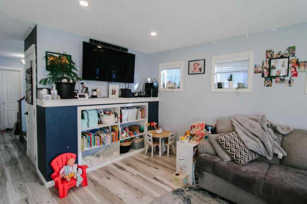 MLS® A2267741 - 701 Silkstone Close W in Copperwood Lethbridge, Residential