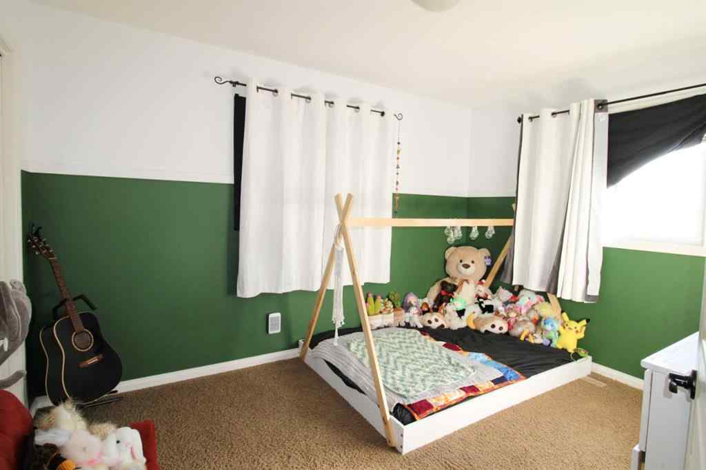 MLS® A2267741 - 701 Silkstone Close W in Copperwood Lethbridge, Residential