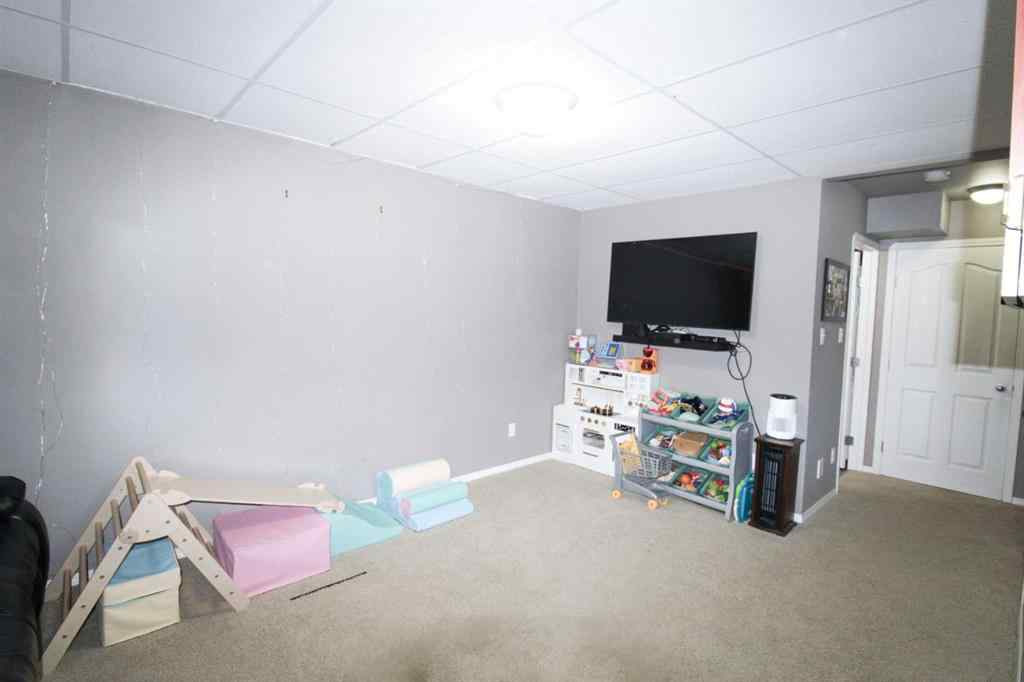 MLS® A2267741 - 701 Silkstone Close W in Copperwood Lethbridge, Residential