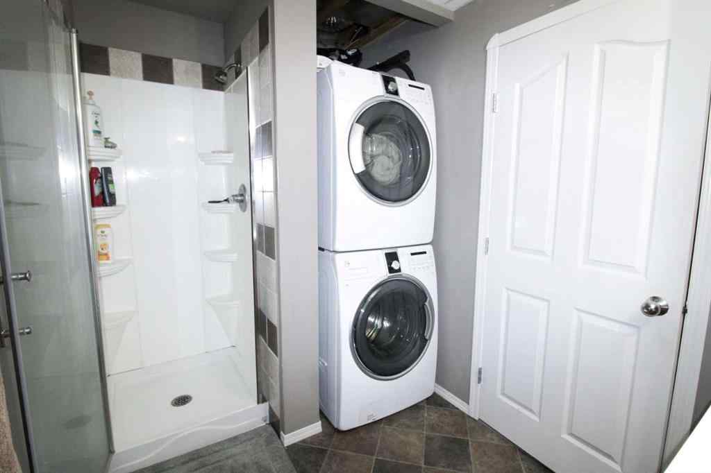 MLS® A2267741 - 701 Silkstone Close W in Copperwood Lethbridge, Residential