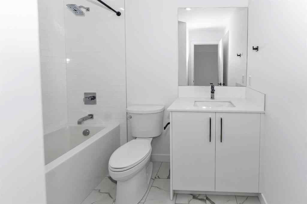 MLS® A2267745 - Unit #305 110 18A Street NW in West Hillhurst Calgary, Residential