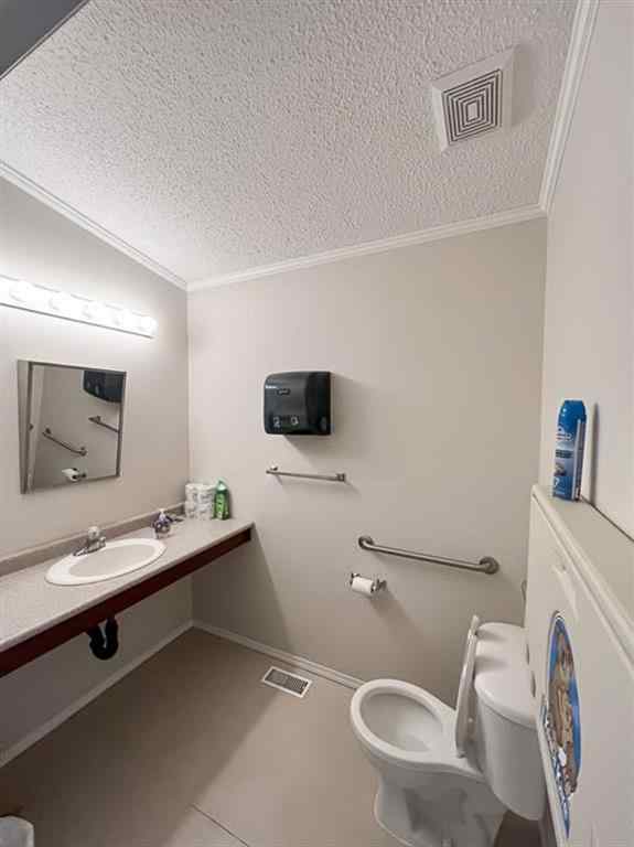 MLS® A2267746 - 5302, 5304 & 5306 50 Avenue  in NONE Valleyview, Commercial