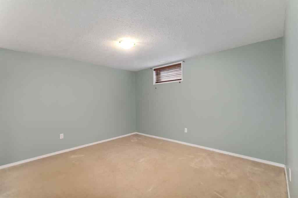 MLS® A2267752 - 109 Rosslyn Street  in Thickwood Fort McMurray, Residential