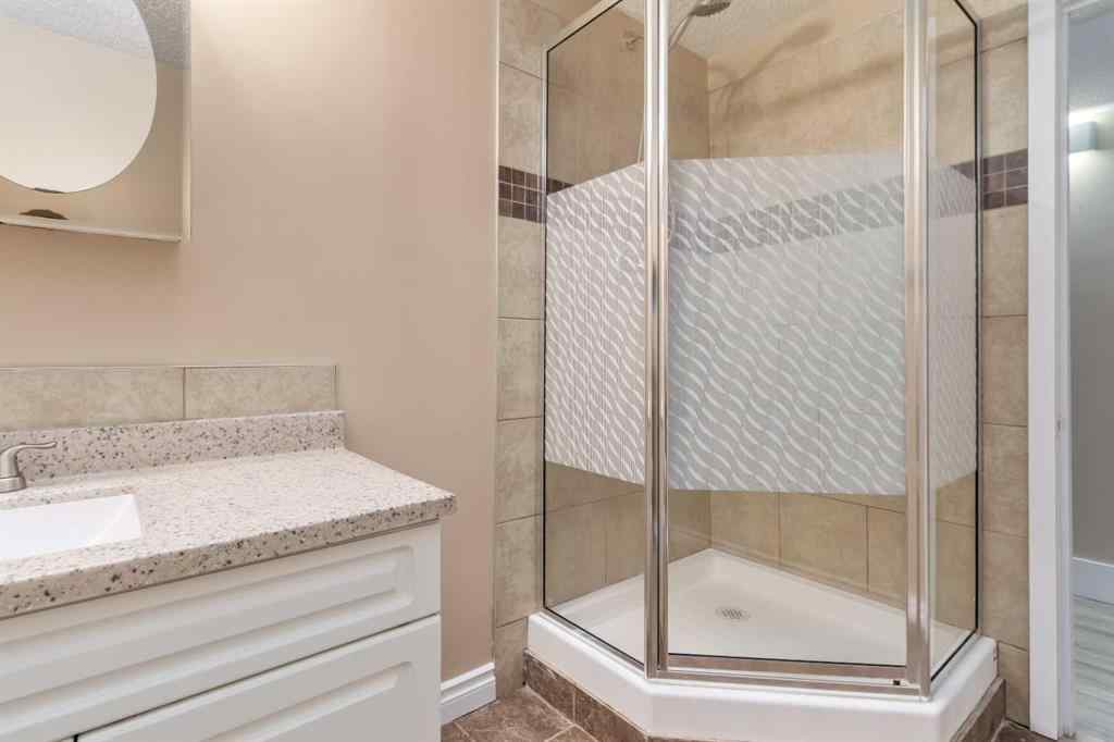 MLS® A2267752 - 109 Rosslyn Street  in Thickwood Fort McMurray, Residential