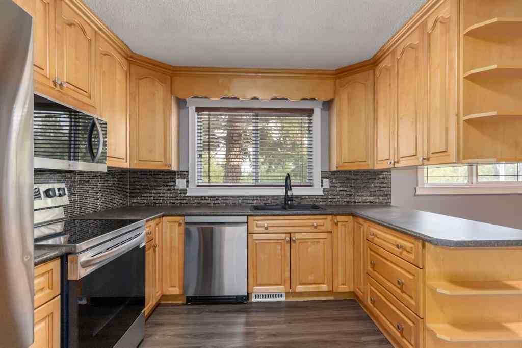 MLS® A2267752 - 109 Rosslyn Street  in Thickwood Fort McMurray, Residential