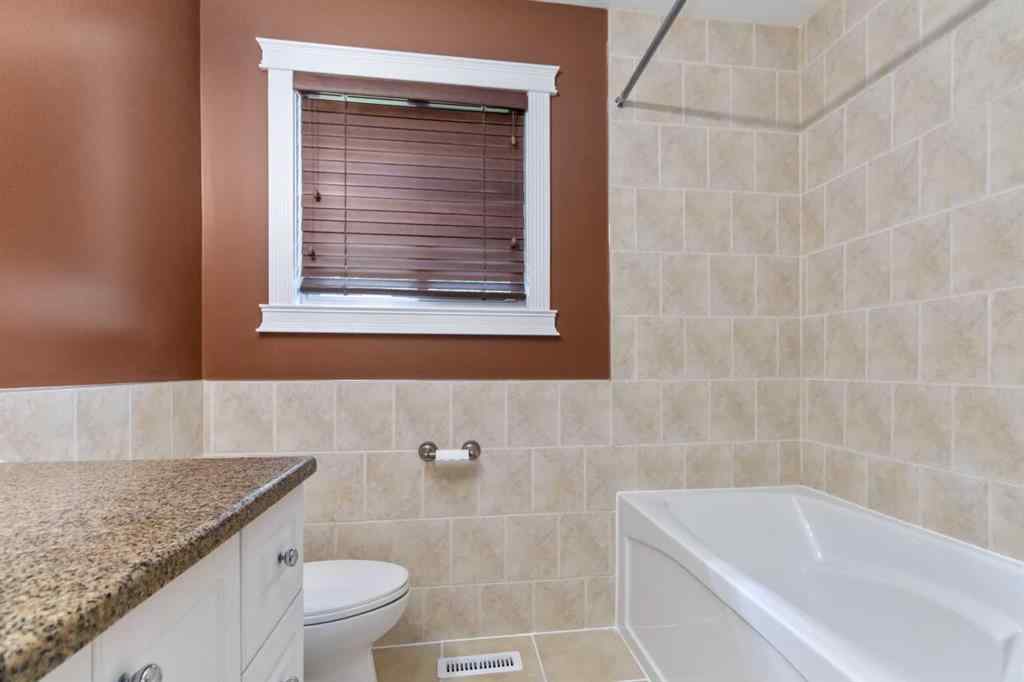 MLS® A2267752 - 109 Rosslyn Street  in Thickwood Fort McMurray, Residential