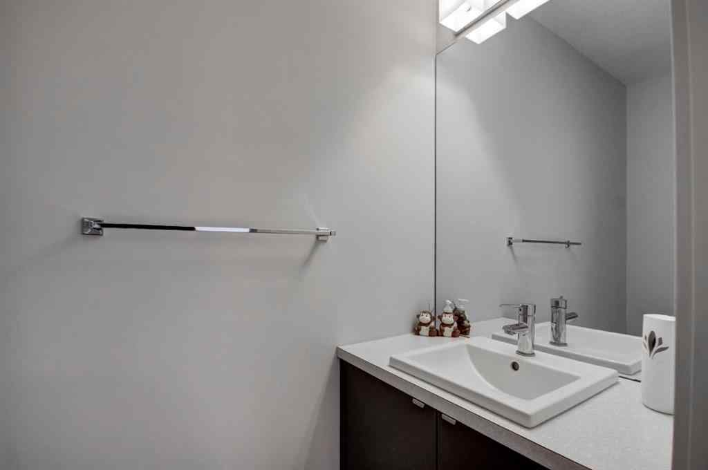 MLS® A2267760 - 7018 34 Avenue NW in Bowness Calgary, Residential