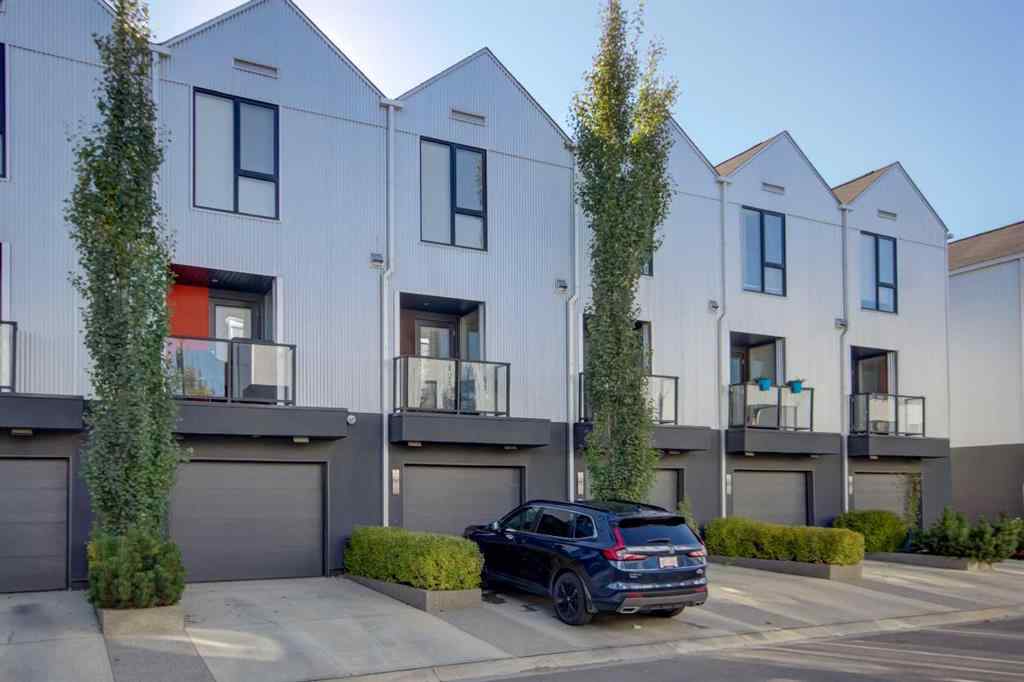 MLS® A2267760 - 7018 34 Avenue NW in Bowness Calgary, Residential