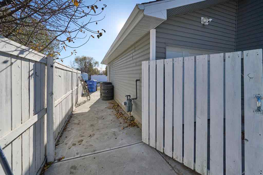 MLS® A2267766 - 1184 Milt Ford Lane  in NONE Carstairs, Residential