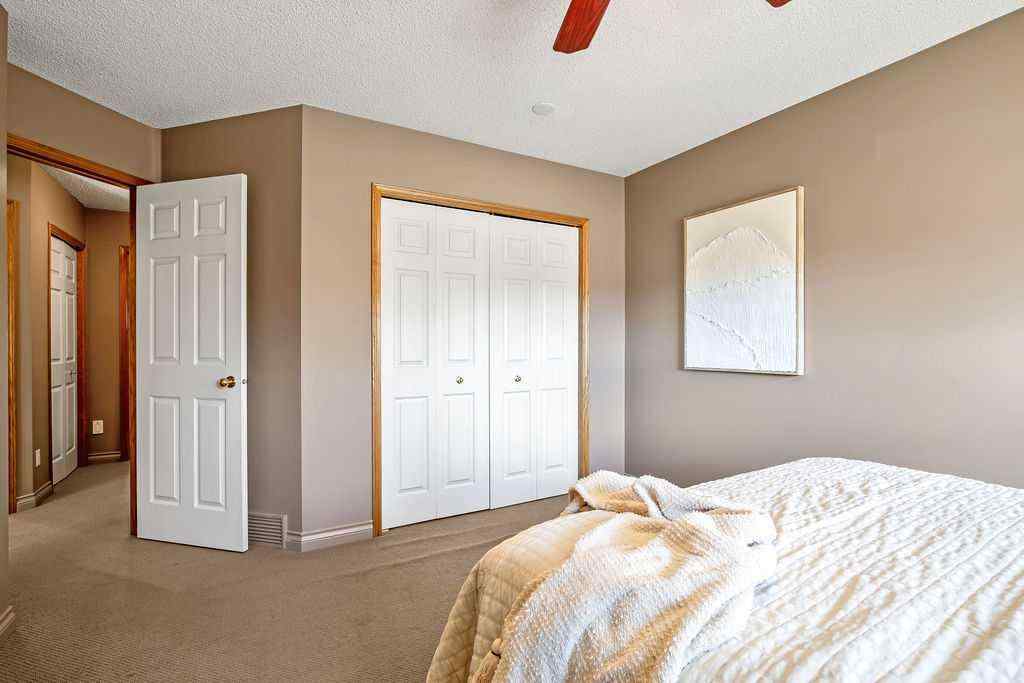 MLS® A2267767 - 152 Douglas Woods Grove SE in Douglasdale/Glen Calgary, Residential