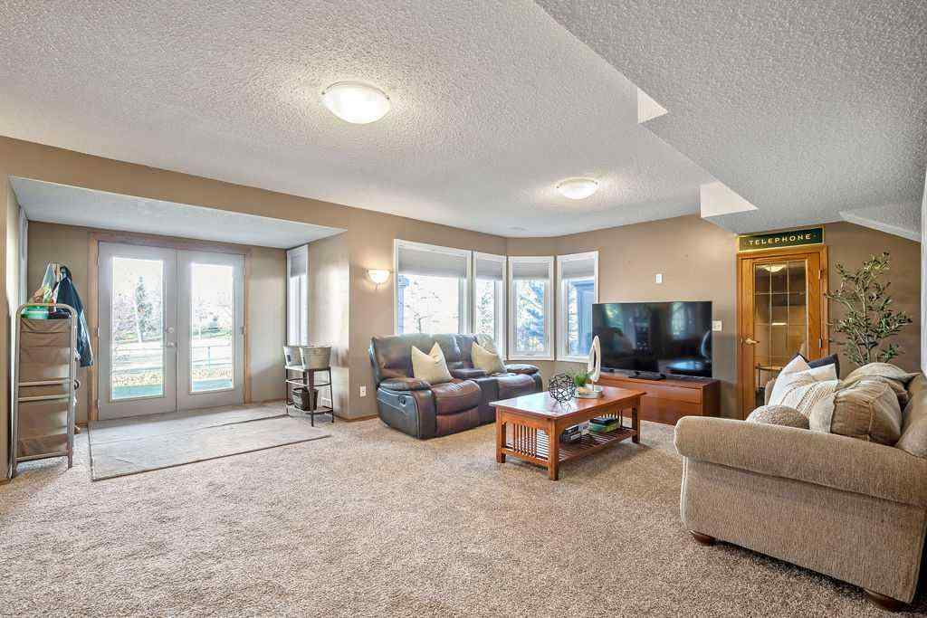 MLS® A2267767 - 152 Douglas Woods Grove SE in Douglasdale/Glen Calgary, Residential