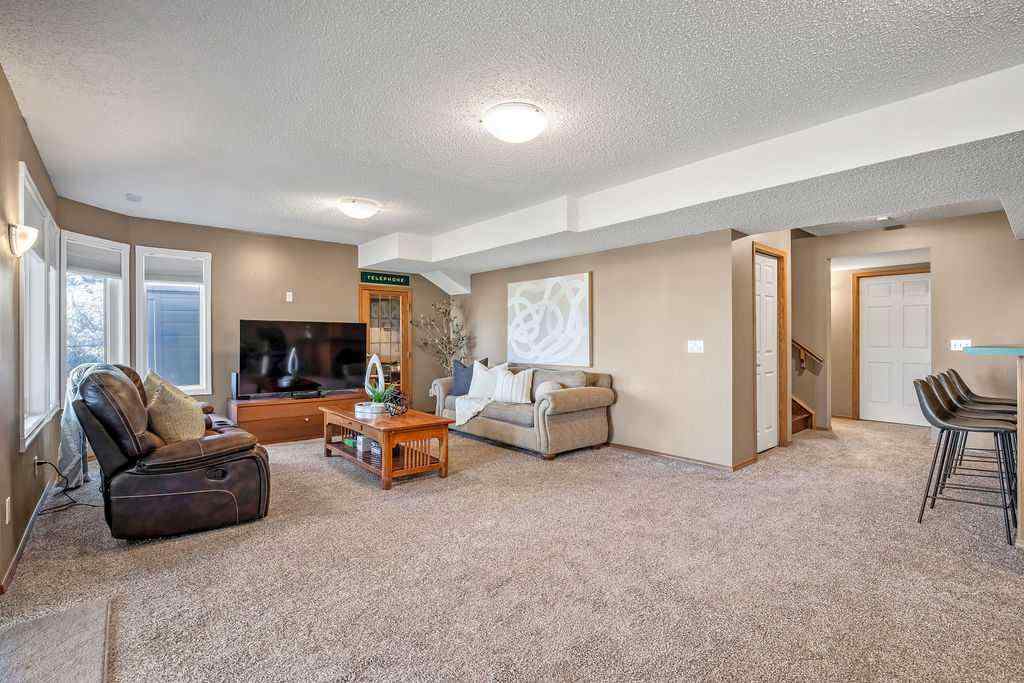 MLS® A2267767 - 152 Douglas Woods Grove SE in Douglasdale/Glen Calgary, Residential