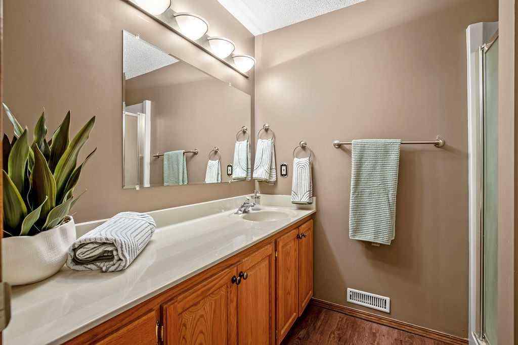 MLS® A2267767 - 152 Douglas Woods Grove SE in Douglasdale/Glen Calgary, Residential