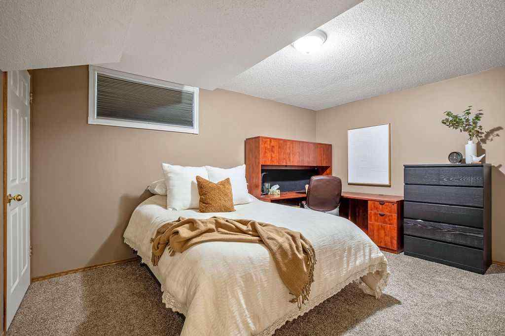 MLS® A2267767 - 152 Douglas Woods Grove SE in Douglasdale/Glen Calgary, Residential