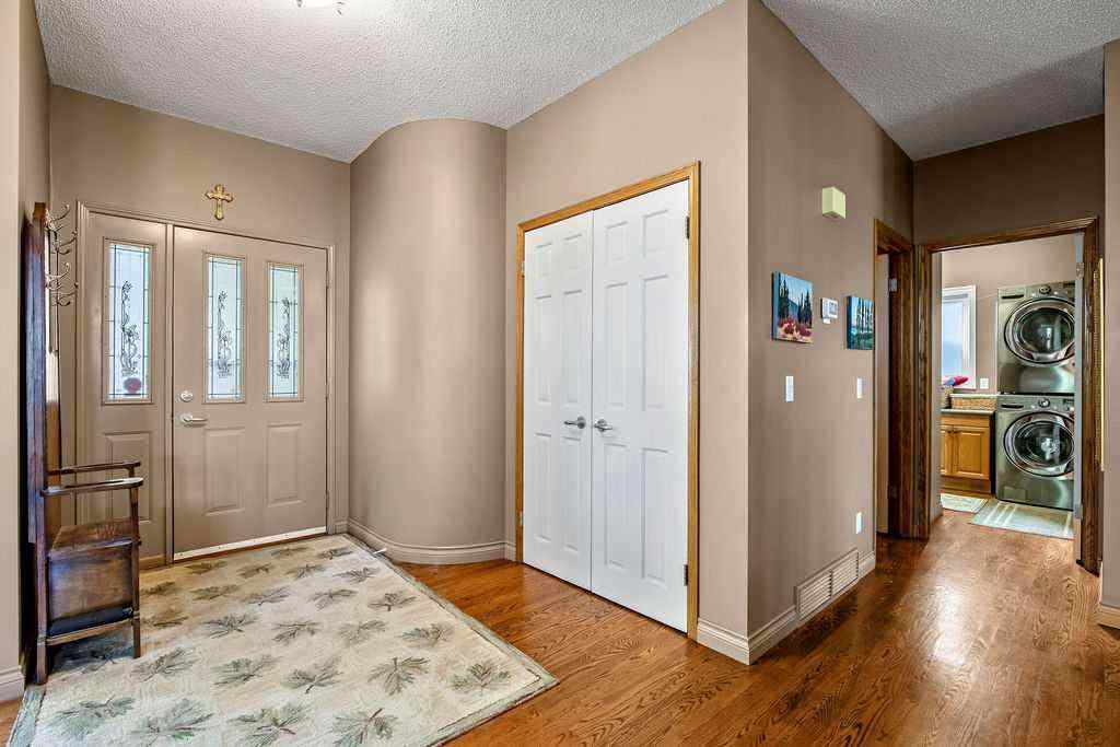 MLS® A2267767 - 152 Douglas Woods Grove SE in Douglasdale/Glen Calgary, Residential