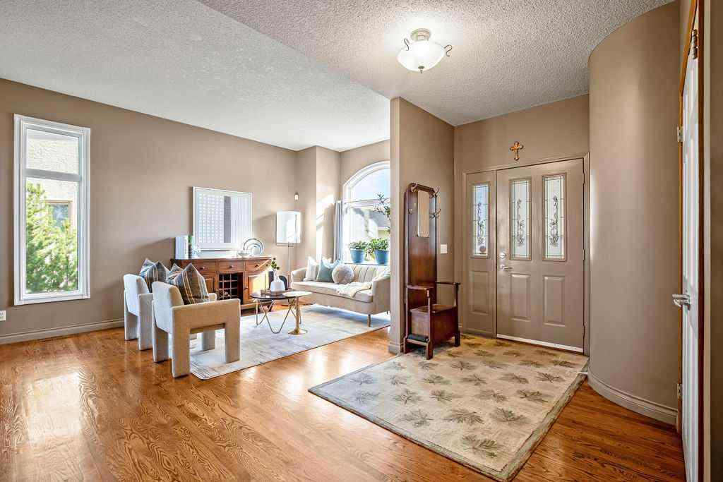 MLS® A2267767 - 152 Douglas Woods Grove SE in Douglasdale/Glen Calgary, Residential