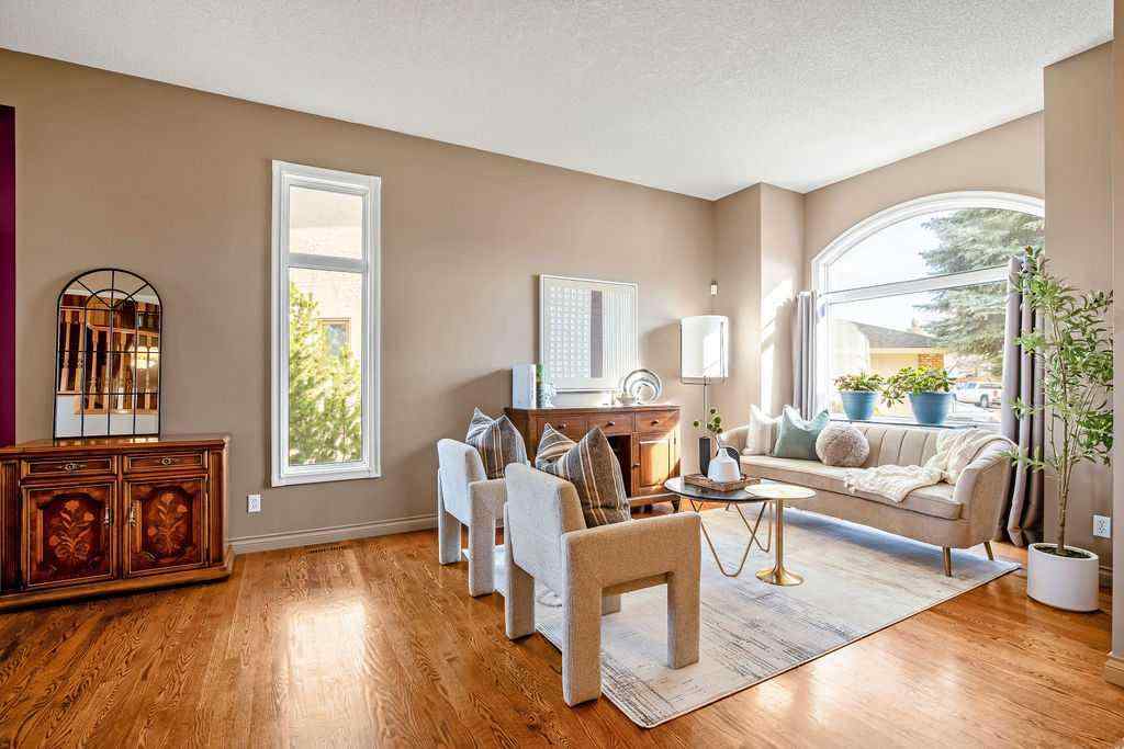 MLS® A2267767 - 152 Douglas Woods Grove SE in Douglasdale/Glen Calgary, Residential